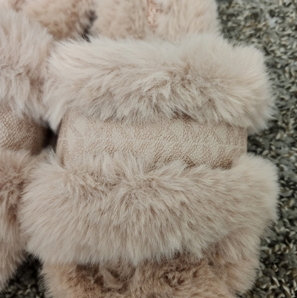 MICHAEL MICHAEL KORS Blush Scarlett Faux Fur Slide Sandal M - Picture 4 of 8